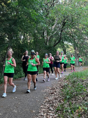 A large group of MOTRs running on a path