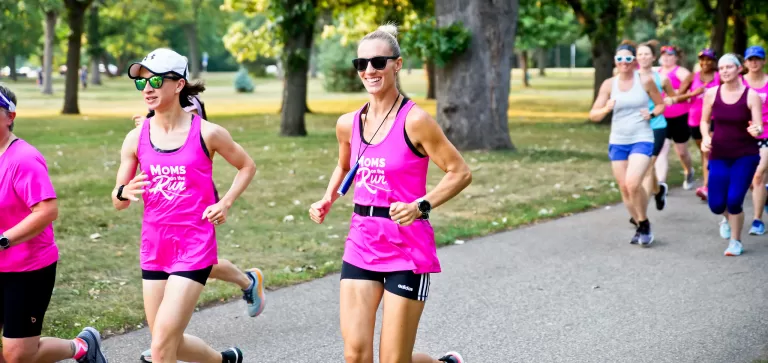 Carrie Tollefson coaching Moms on the Run
