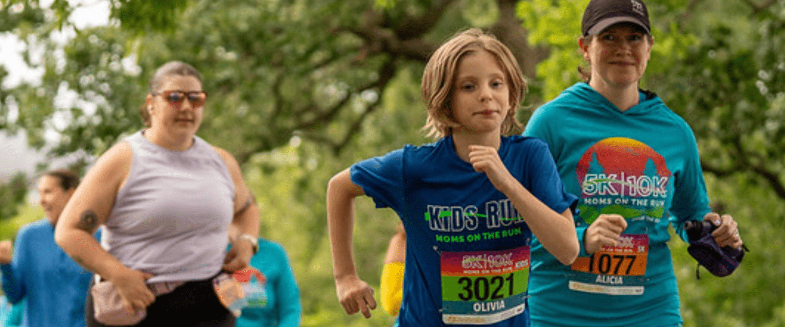 child and mom running in race